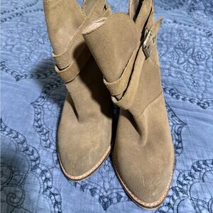 CL by Chinese Laundry Tan Ankle Boots